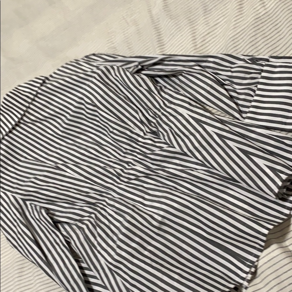 Beautiful blouse - Picture 5 of 9